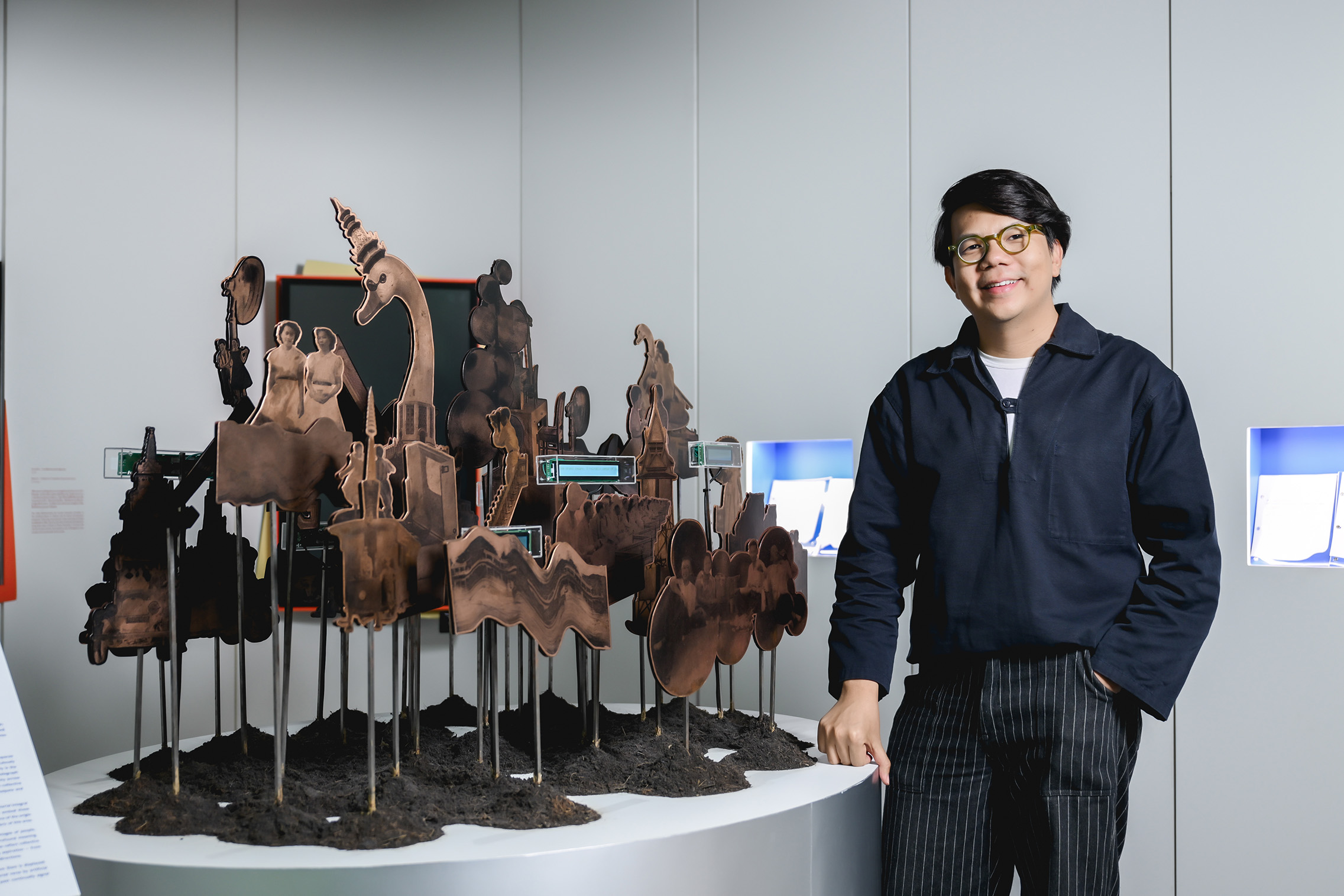 Greetings of Times – Nakrob Moonmanas A sculptural collage of memory and a dialogue across time