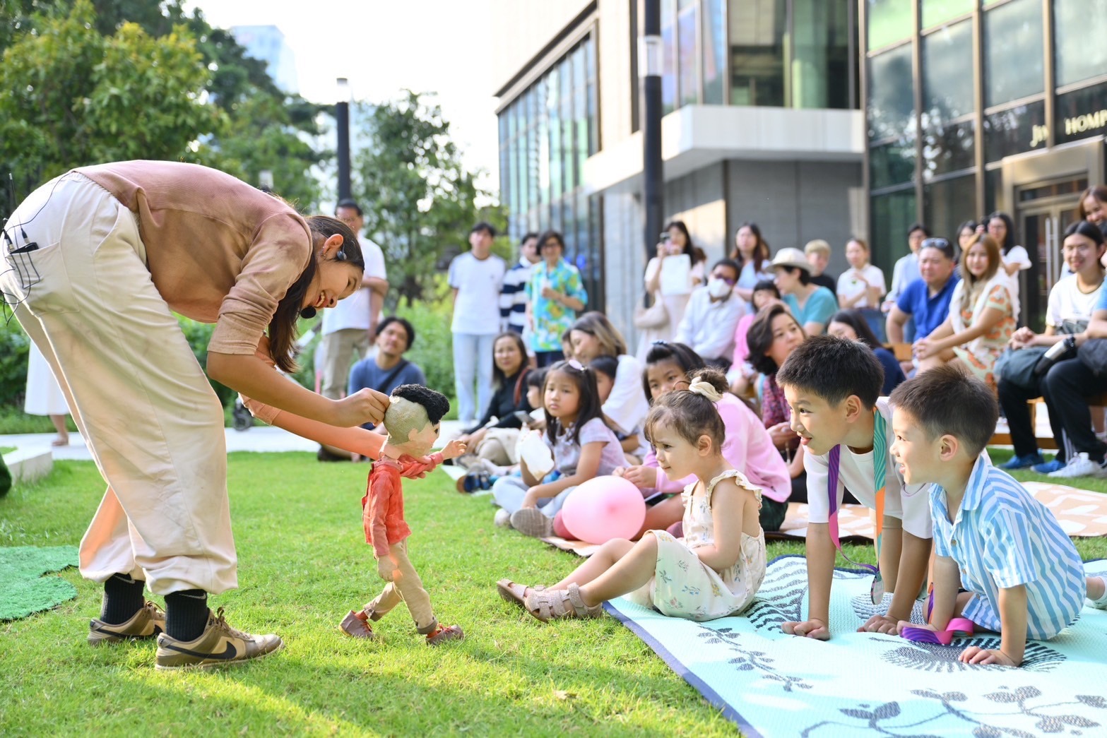 Parents bring their children to join the One Bangkok activities and feel energized.